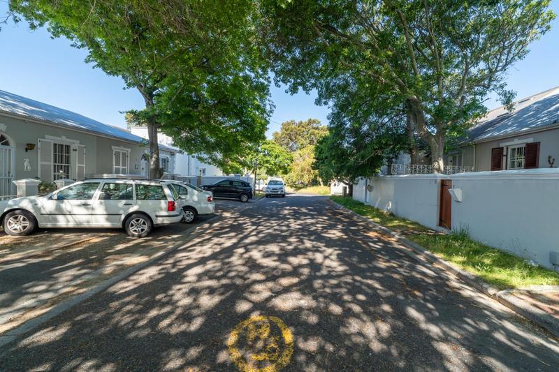 2 Bedroom Property for Sale in Harfield Village Western Cape